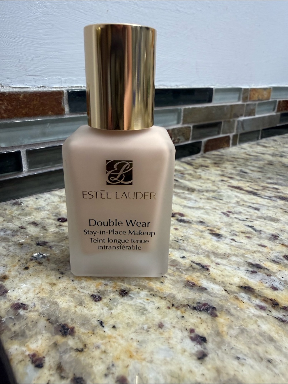 NWOT Estee Lauder Double Wear Stay-in-Place Makeup - Alabaster 0N1